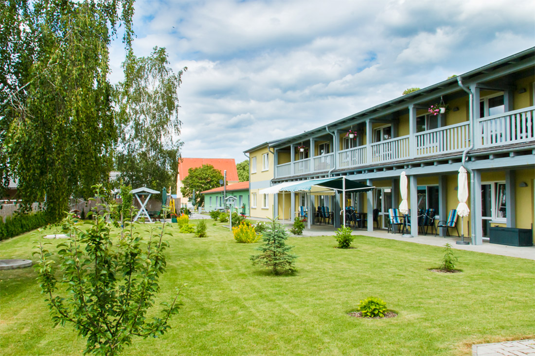 Heim-Uede-Aussenansicht-hintenw